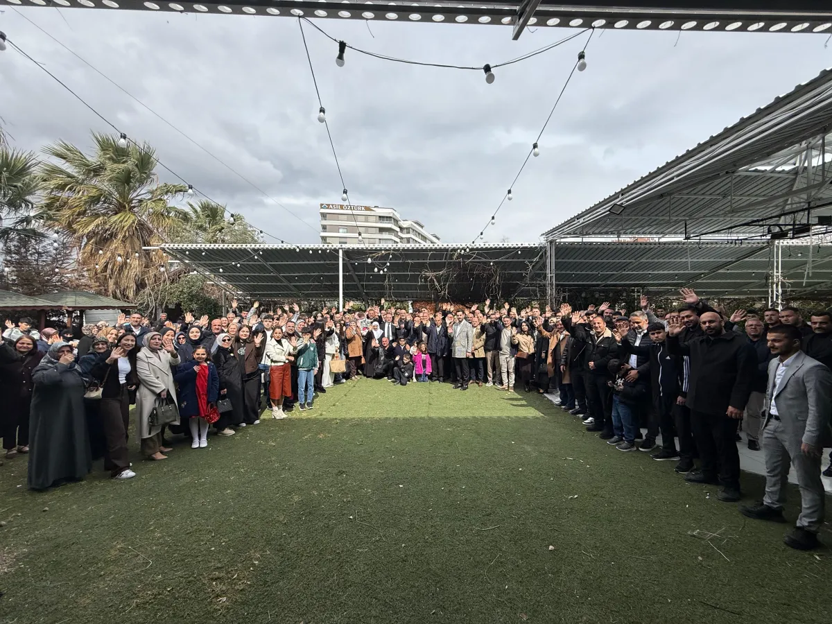 Bayramın En Kalabalık Aile Buluşmalarından Biri İzmir’de