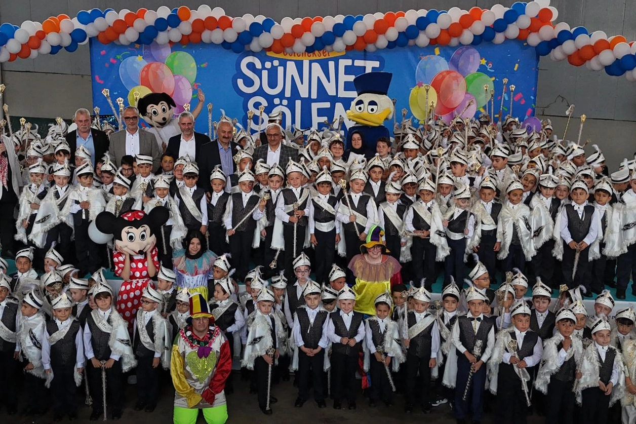 Kocaeli Gebze Belediyesi’nden geleneksel sünnet şöleni