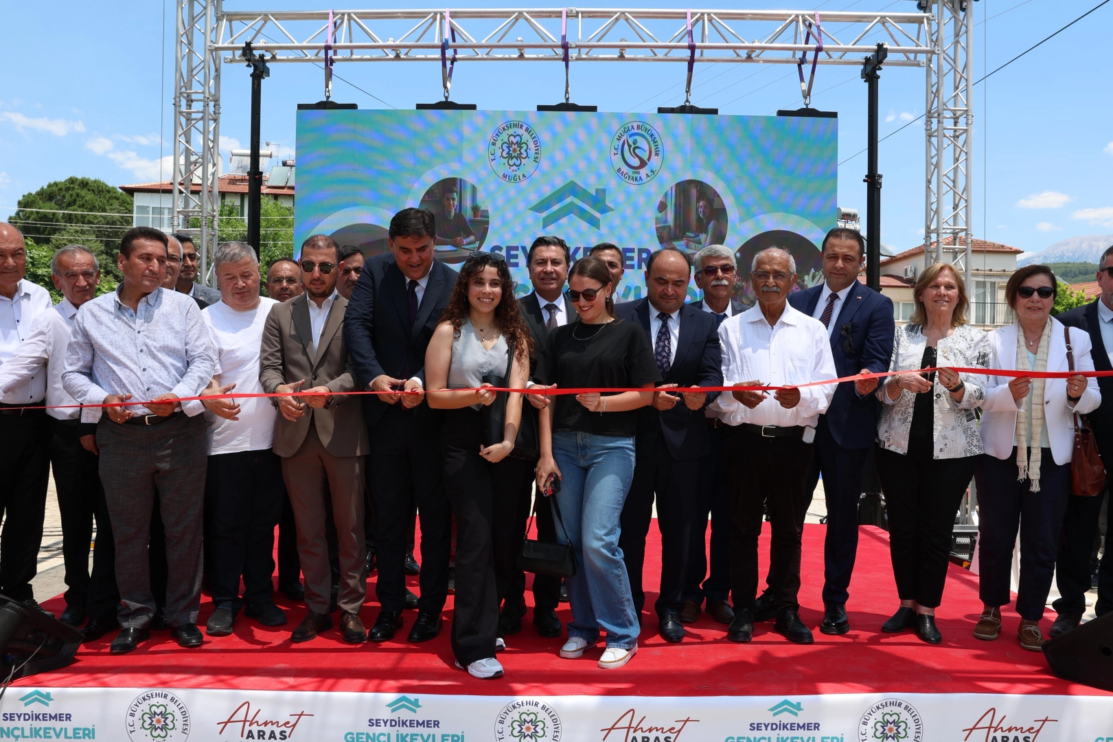 Muğla'da Seydikemer Gençlik Evleri kapılarını gençlere açtı