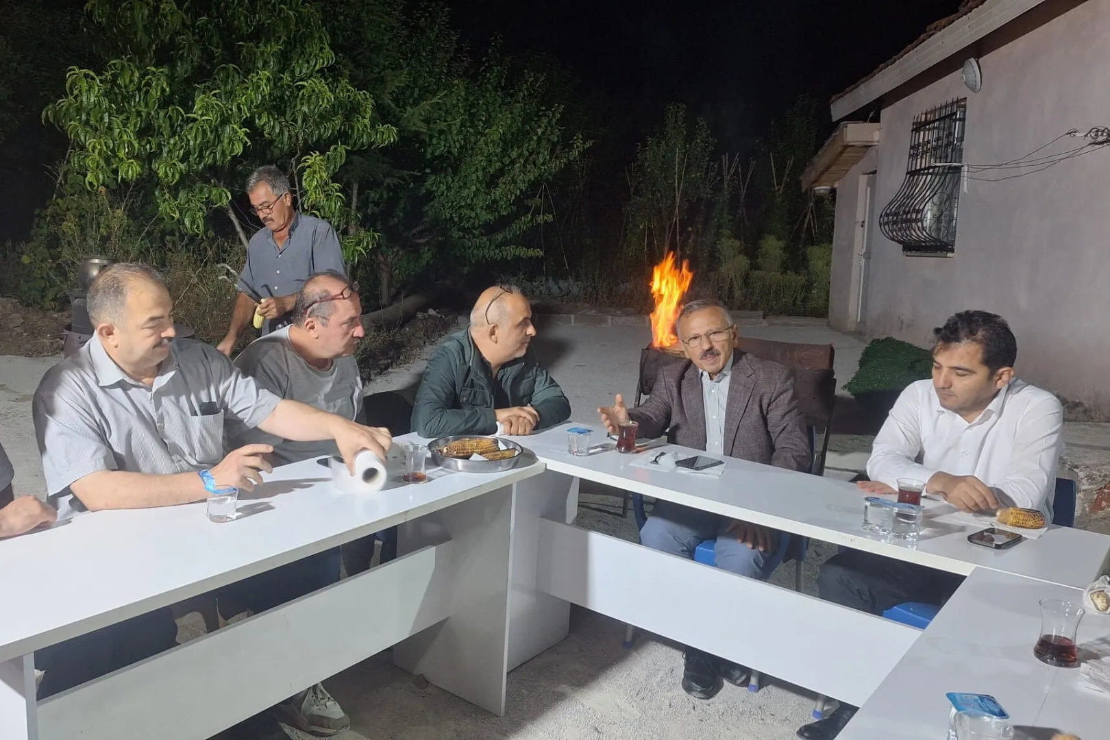 Tokat’ta siyasetçi ve gazeteciler 'İsli Demlik'te buluştu