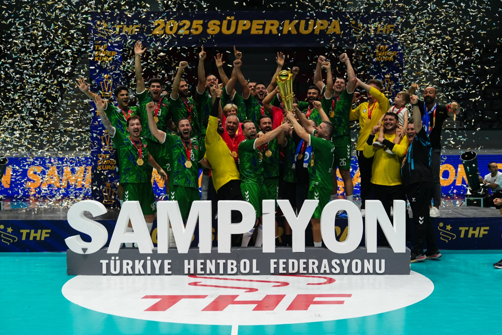 Hentbolda süper kupa Bursa Nilüfer Belediyespor’un