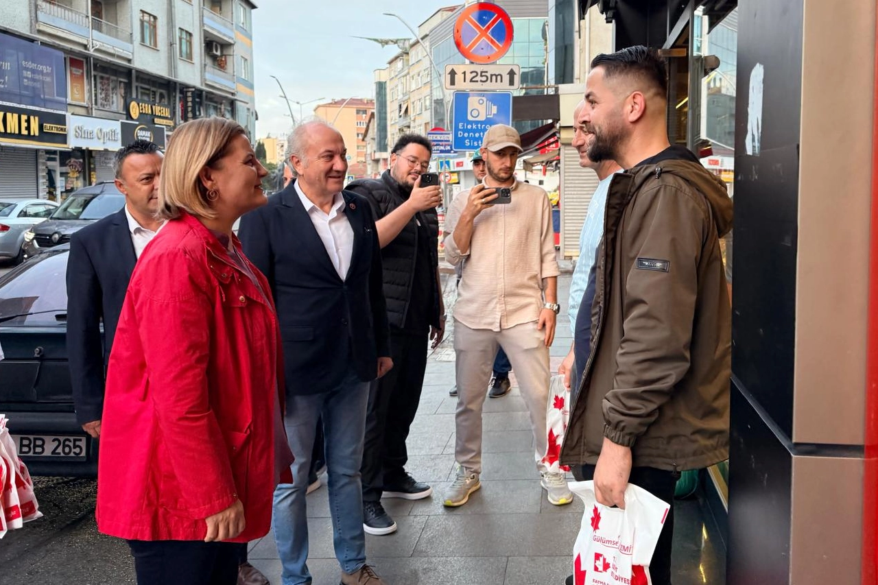 İzmit'te Başkan Hürriyet güne emekçilerle başladı