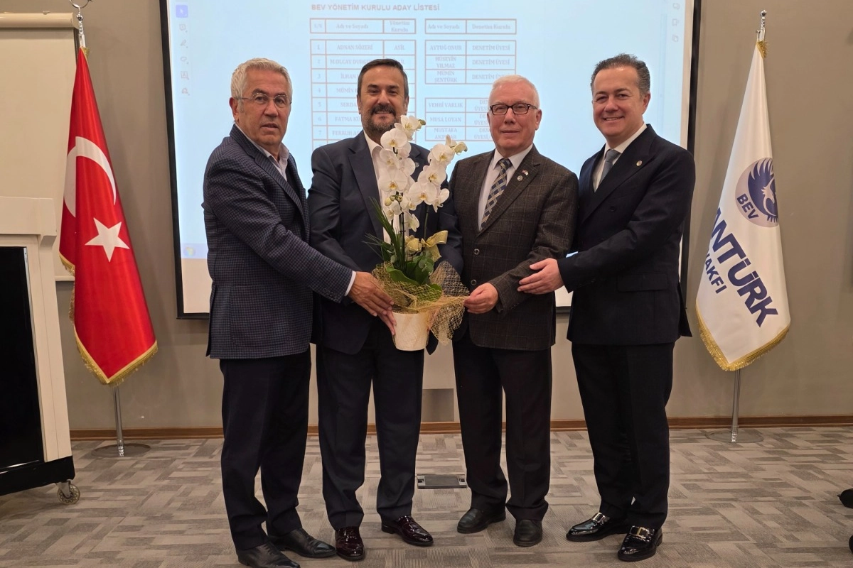 BALKANTÜRK Eğitim Vakfı'nda bayrak değişimi: Adnan Sözeri dönemi başladı