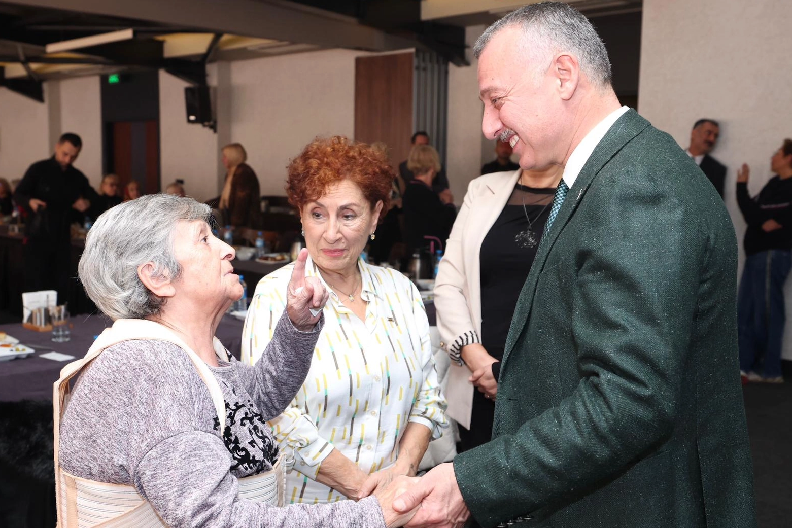 Kocaeli’de Başkan Büyükakın yaşlılarla buluştu