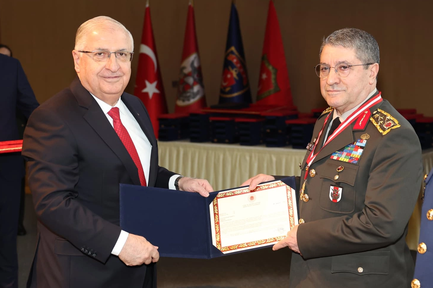 Bakan Güler'den TSK'ya övgü, teröre net uyarı